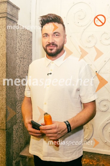  Robert Roškar, radijski voditeljDJ Umek združil moči s simfoničnim orkestrom