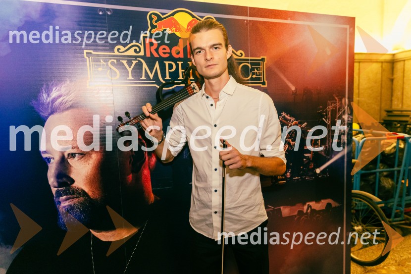 DJ Umek združil moči s simfoničnim orkestrom