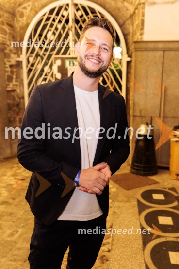  Alen Podlesnik, moderator, novinar POP TVDJ Umek združil moči s simfoničnim orkestrom