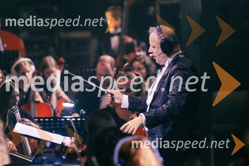  Marjan Grdadolnik, dirigentDJ Umek združil moči s simfoničnim orkestrom