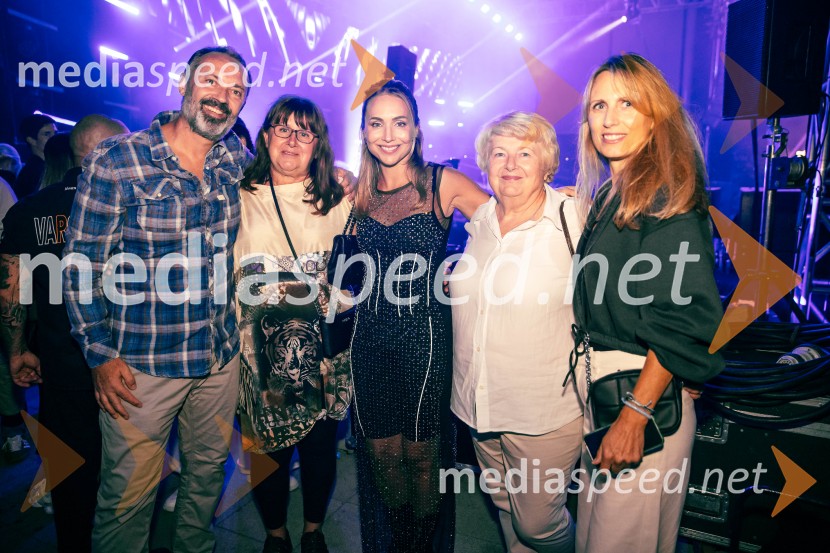  ... ;  ... ;  Senka Umek;  ... ;  ... DJ Umek združil moči s simfoničnim orkestrom