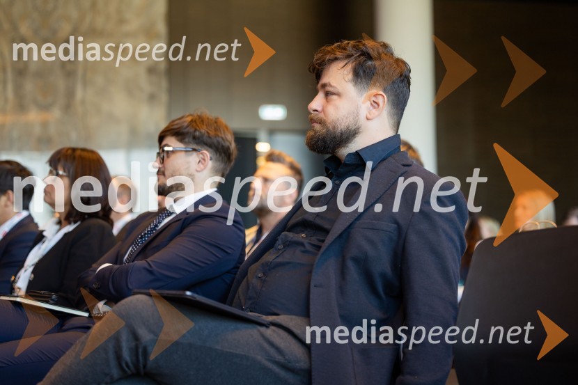  Matija Urankar, Odvetniška pisarna Senica & partnerji, d.o.o;  Aleksander Vujović, arhitekt, studio SUPAPROGRES konferenca 2025