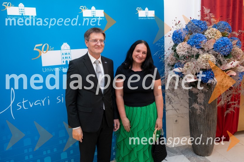 prof. dr. Zdravko Kačič, pomočnik rektorja Univerze v Mariboru;  ... Univerza v Mariboru odlikovana z redom za zasluge