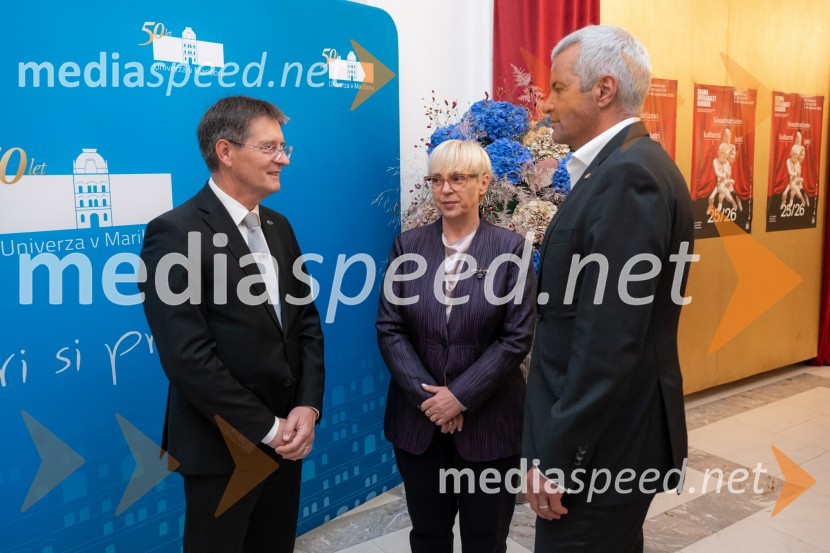 prof. dr. Zdravko Kačič, pomočnik rektorja Univerze v Mariboru; dr. Nataša Pirc Musar, predsednica Republike Slovenije;  Aleksander Saša Arsenovič, župan, Mestna občina MariborUniverza v Mariboru odlikovana z redom za zasluge