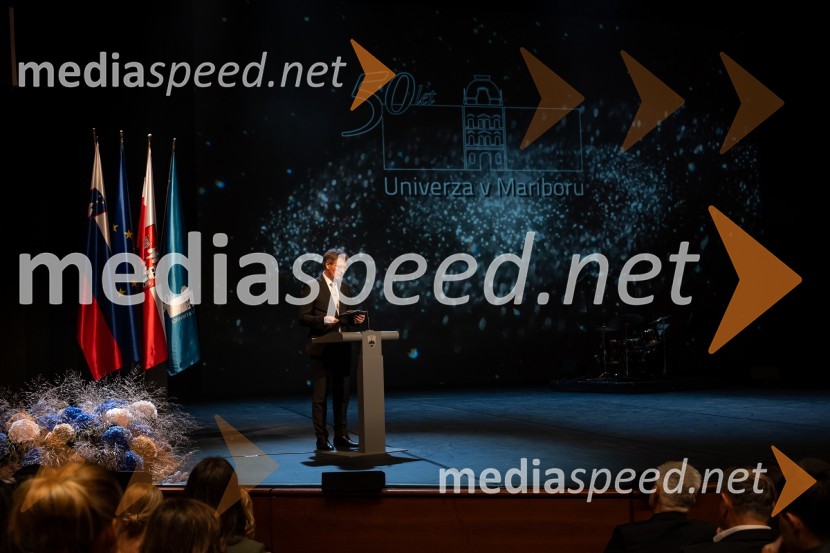 Univerza v Mariboru odlikovana z redom za zasluge