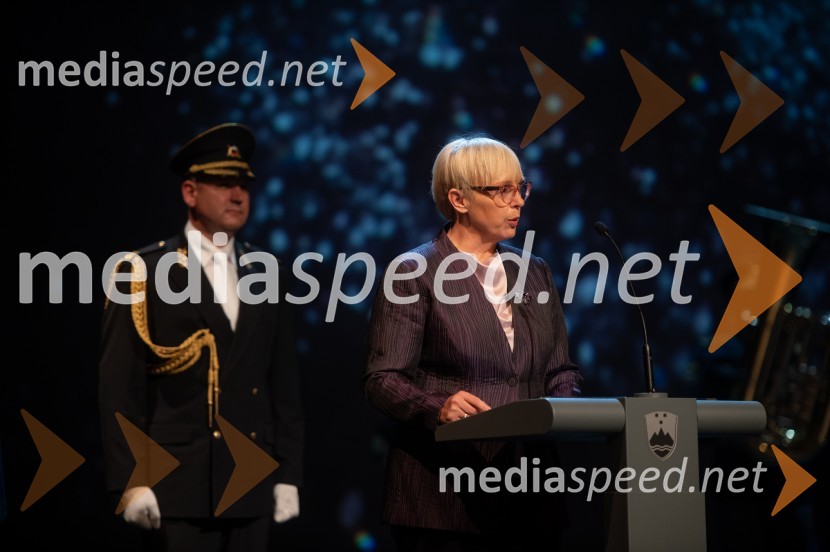 dr. Nataša Pirc Musar, predsednica Republike SlovenijeUniverza v Mariboru odlikovana z redom za zasluge