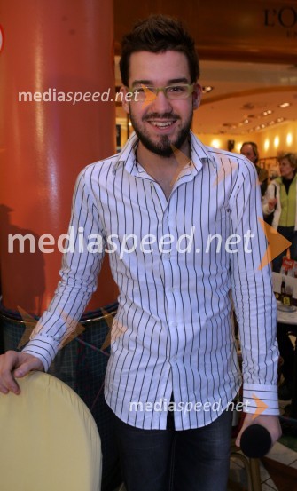 Anžej Dežan, pevecModna revija, Europark Maribor