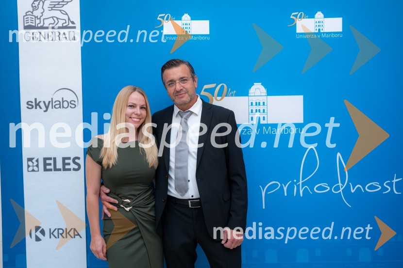 mag. Blanka Fras, predstojnica Centra za pravne in splošne zadeve UM; mag. Dejan  Senekovič, vodja Visokošolske prijavno-informacijske službe na UMUniverza v Mariboru odlikovana z redom za zasluge