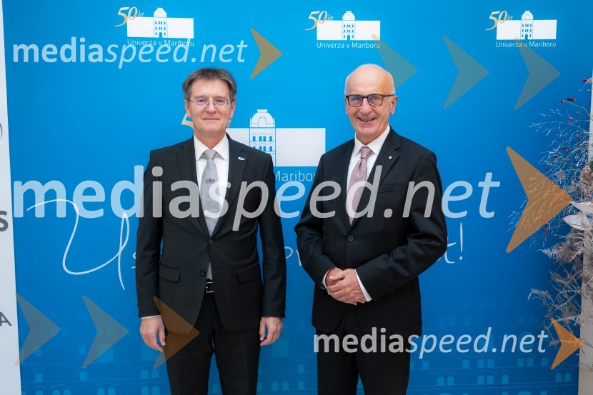 prof. dr. Zdravko Kačič, pomočnik rektorja Univerze v Mariboru;  ... Univerza v Mariboru odlikovana z redom za zasluge