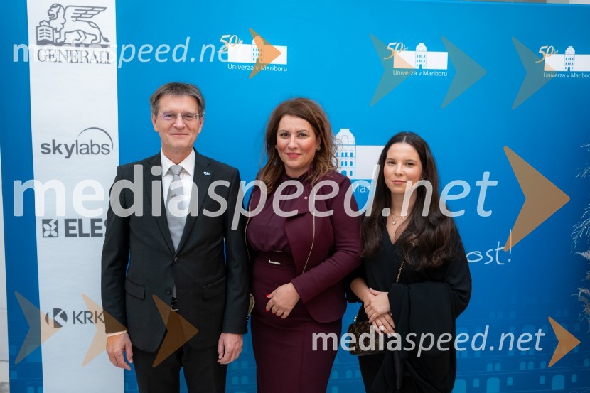 prof. dr. Zdravko Kačič, pomočnik rektorja Univerze v Mariboru;  Tatjana  Vogrinec Burgar, predsednica uprave, Elektro Maribor;  Lucija Vogrinec BurgarUniverza v Mariboru odlikovana z redom za zasluge
