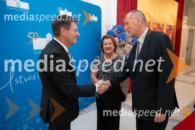 prof. dr. Zdravko Kačič, pomočnik rektorja Univerze v Mariboru;  ... ;  ... Univerza v Mariboru odlikovana z redom za zasluge