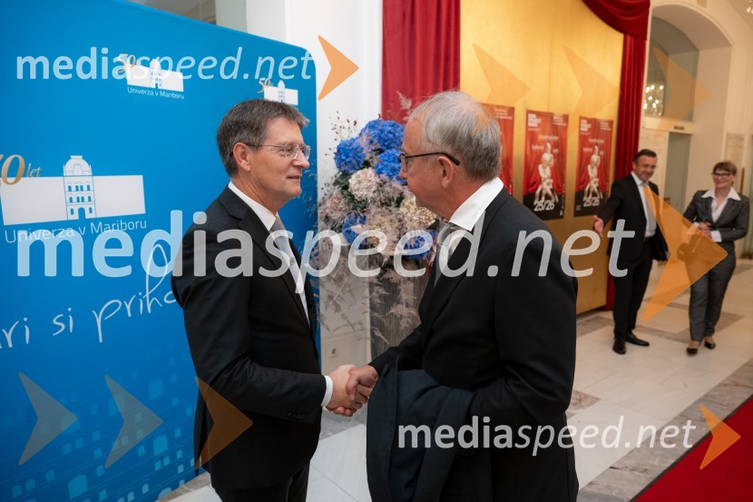 prof. dr. Zdravko Kačič, pomočnik rektorja Univerze v Mariboru;  ... Univerza v Mariboru odlikovana z redom za zasluge