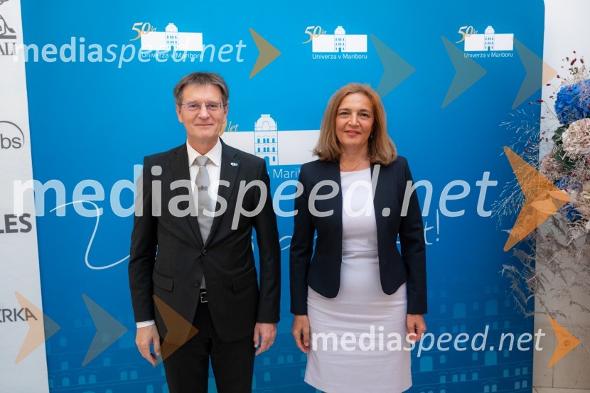prof. dr. Zdravko Kačič, pomočnik rektorja Univerze v Mariboru;  ... Univerza v Mariboru odlikovana z redom za zasluge