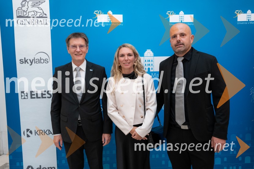 prof. dr. Zdravko Kačič, pomočnik rektorja Univerze v Mariboru;  ... ;  ... Univerza v Mariboru odlikovana z redom za zasluge
