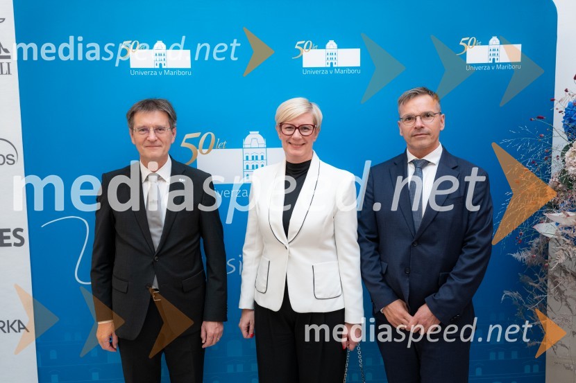 prof. dr. Zdravko Kačič, pomočnik rektorja Univerze v Mariboru;  ... ;  ... Univerza v Mariboru odlikovana z redom za zasluge