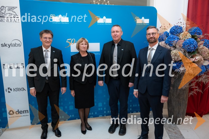 prof. dr. Zdravko Kačič, pomočnik rektorja Univerze v Mariboru;  ... ;  ... ;  ... Univerza v Mariboru odlikovana z redom za zasluge