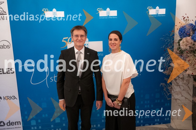 prof. dr. Zdravko Kačič, pomočnik rektorja Univerze v Mariboru; dr. Ana Kerševan, generalna državna odvetnicaUniverza v Mariboru odlikovana z redom za zasluge