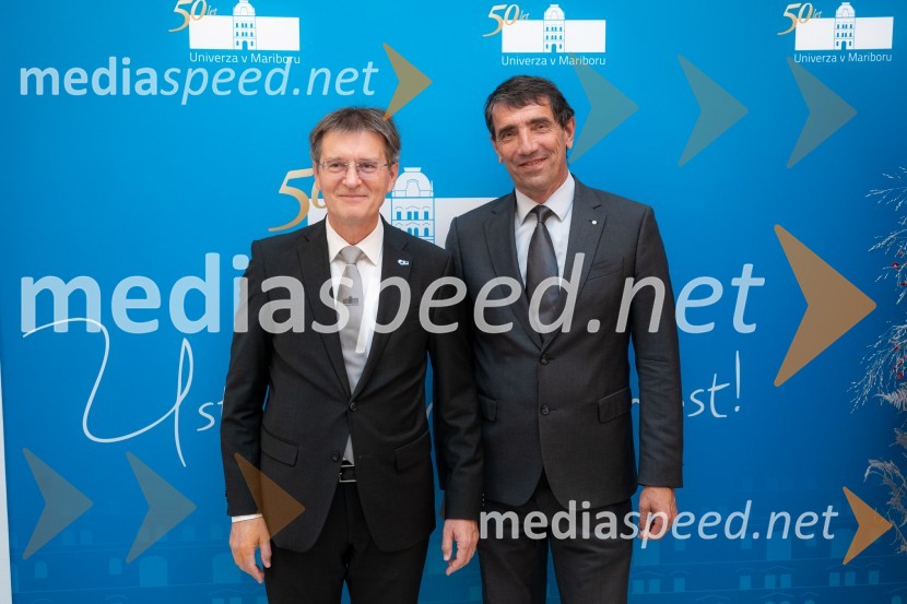 prof. dr. Zdravko Kačič, pomočnik rektorja Univerze v Mariboru;  ... Univerza v Mariboru odlikovana z redom za zasluge