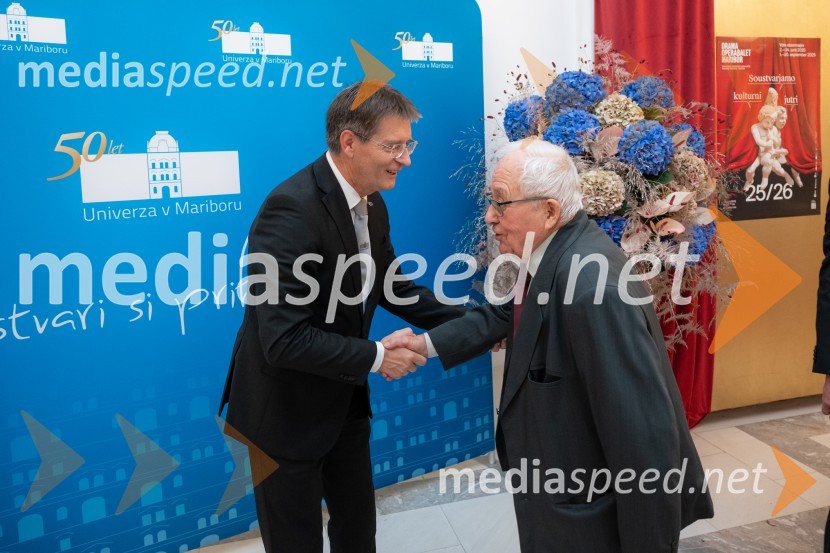 prof. dr. Zdravko Kačič, pomočnik rektorja Univerze v Mariboru;  ... Univerza v Mariboru odlikovana z redom za zasluge