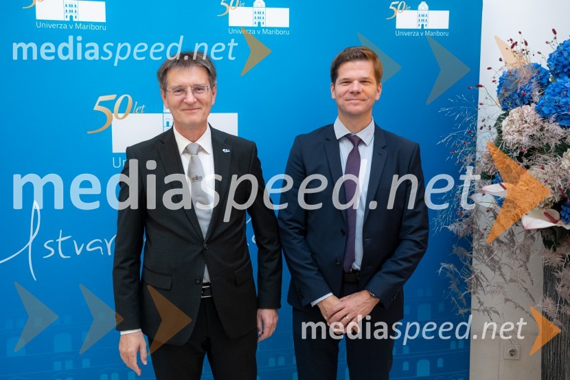 prof. dr. Zdravko Kačič, pomočnik rektorja Univerze v Mariboru;  ... Univerza v Mariboru odlikovana z redom za zasluge
