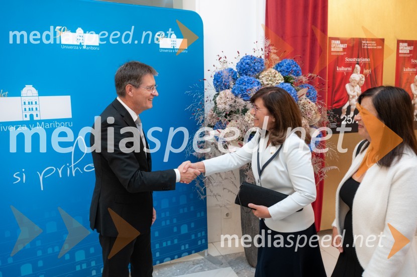 prof. dr. Zdravko Kačič, pomočnik rektorja Univerze v Mariboru;  ... ;  ... Univerza v Mariboru odlikovana z redom za zasluge