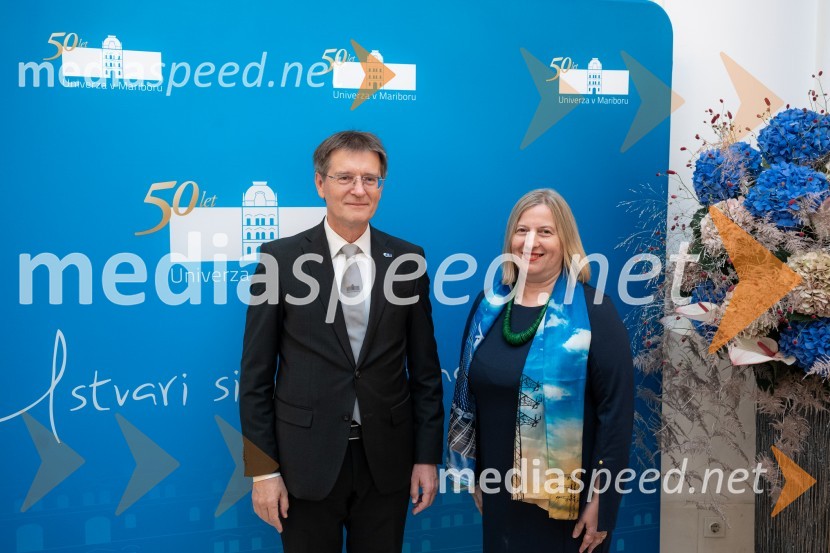 prof. dr. Zdravko Kačič, pomočnik rektorja Univerze v Mariboru;  ... Univerza v Mariboru odlikovana z redom za zasluge