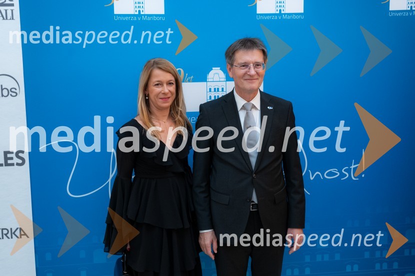  ... ; prof. dr. Zdravko Kačič, pomočnik rektorja Univerze v MariboruUniverza v Mariboru odlikovana z redom za zasluge