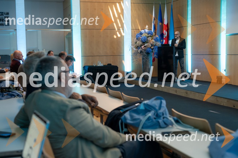 Mednarodna konferenca o integraciji raziskovanja, izobraževanja in inovacij na Univerzi v Mariboru