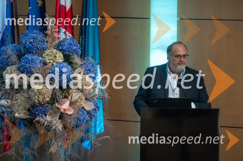 Mednarodna konferenca o integraciji raziskovanja, izobraževanja in inovacij na Univerzi v Mariboru