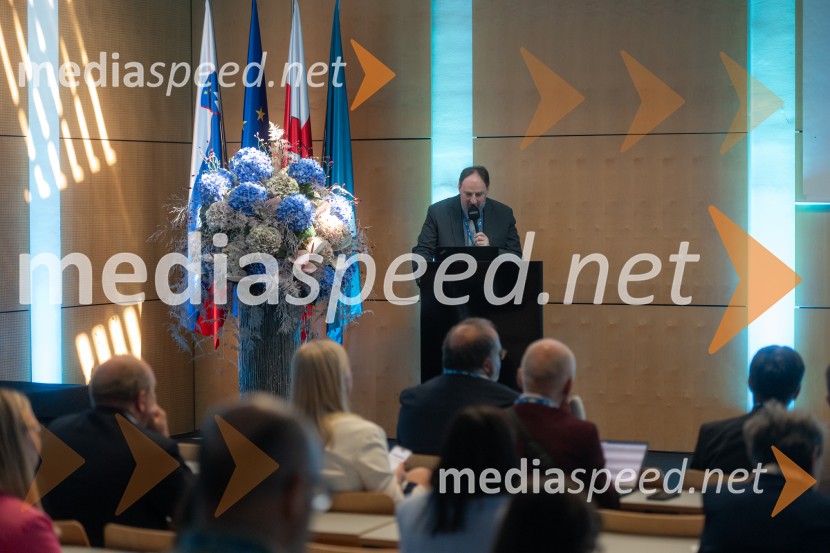 Mednarodna konferenca o integraciji raziskovanja, izobraževanja in inovacij na Univerzi v Mariboru