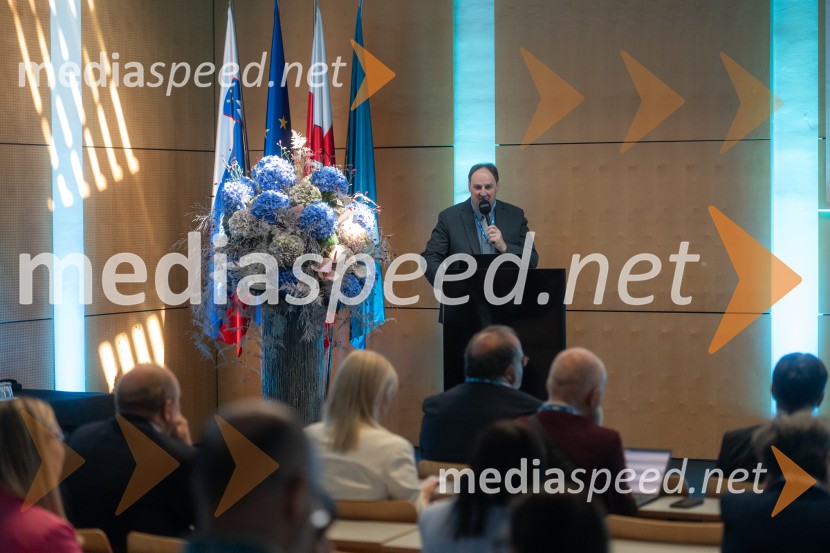 Mednarodna konferenca o integraciji raziskovanja, izobraževanja in inovacij na Univerzi v Mariboru