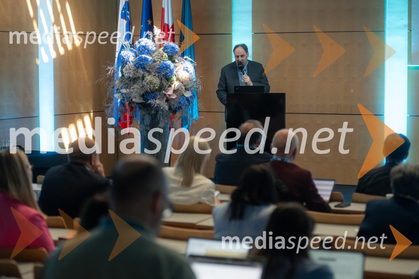 Mednarodna konferenca o integraciji raziskovanja, izobraževanja in inovacij na Univerzi v Mariboru