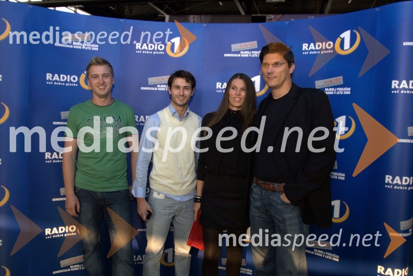 Denis Avdič, moderator Radia 1, Gregor Bolčina, moderator Radia 1, ... in ...V višave, premiera risanega filma