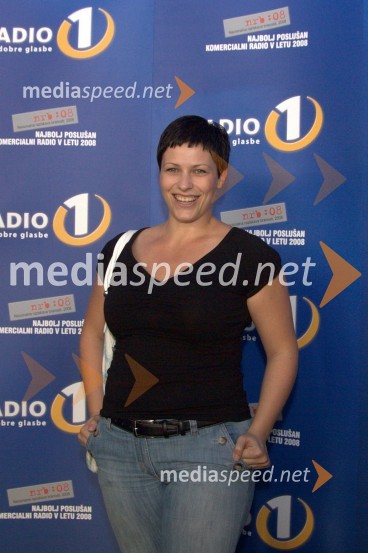 Nuška Drašček, pevkaV višave, premiera risanega filma