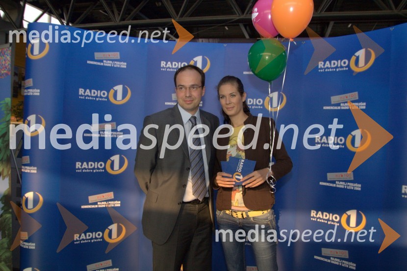 Leo Oblak, predsednik uprave Infonet media in Ivjana Banič, moderatorka Radia 1V višave, premiera risanega filma