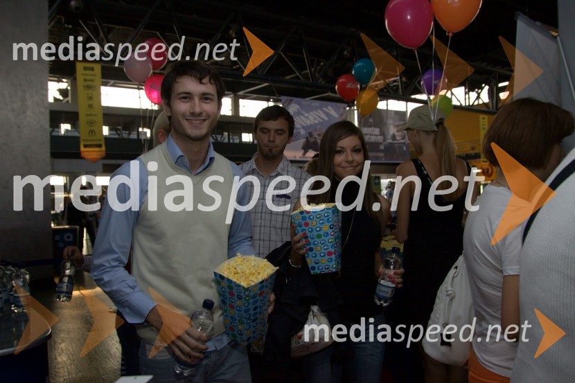 Gregor Bolčina, moderator Radia 1 in Špela Jereb, Playboyeva zajčicaV višave, premiera risanega filma