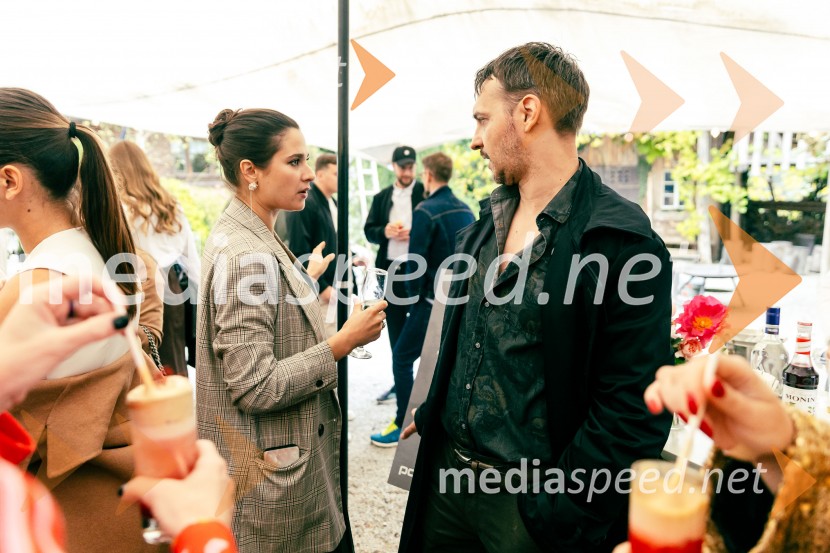  Saša Pavlin Stošić, igralka;  ... Predstavitev nove serije Nemirna kri