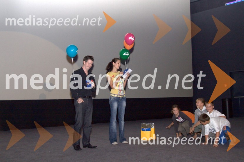 Boštjan Romih, TV ter radijski voditelj in Ivjana Banič, moderatorka Radia 1V višave, premiera risanega filma