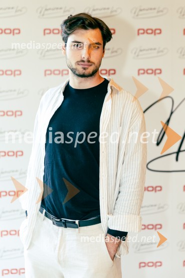  Svit Stefanija, igralecPredstavitev nove serije Nemirna kri