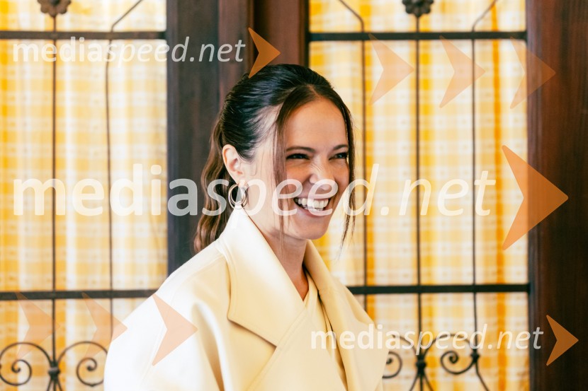  Nina Pušlar, pevkaPredstavitev nove serije Nemirna kri