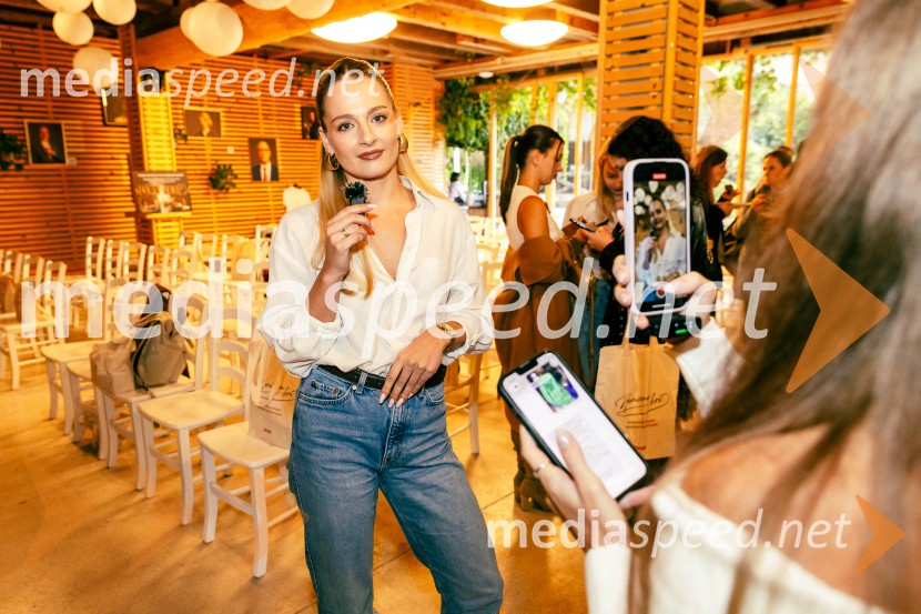  Ondina Kerec, igralkaPredstavitev nove serije Nemirna kri