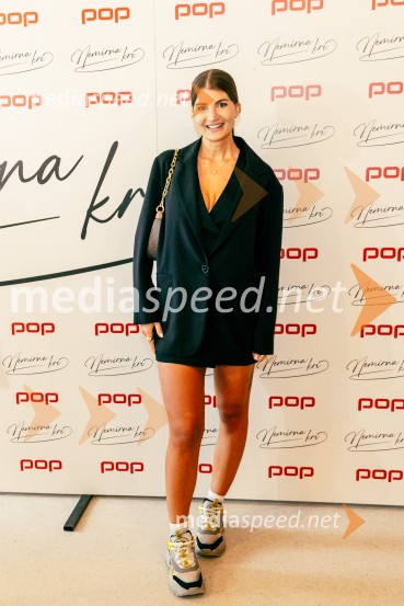  Petra Parovel, lastnica, Swy brand d.o.o.Predstavitev nove serije Nemirna kri