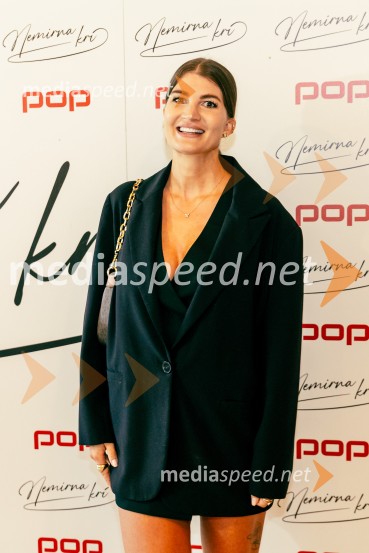  Petra Parovel, lastnica, Swy brand d.o.o.Predstavitev nove serije Nemirna kri