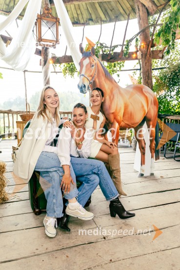  ... ;  Anamarija Lampič, smučarska tekačica, Slovenija;  Janja BalantPredstavitev nove serije Nemirna kri