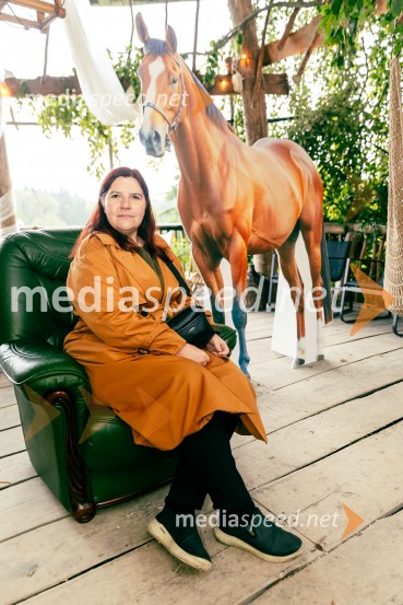  Teja Pelko, novinarkaPredstavitev nove serije Nemirna kri