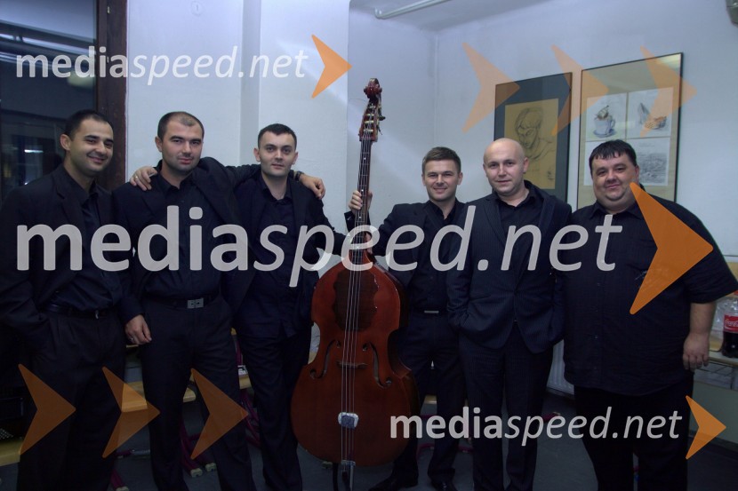 Tamburaški orkester LiraCrvena jabuka, koncert v Križankah