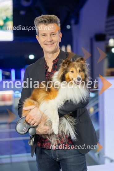  Boštjan Romih, televizijski in radijski voditeljBoštjan Romih prvič s svojo Pasjo komedijo, premiera