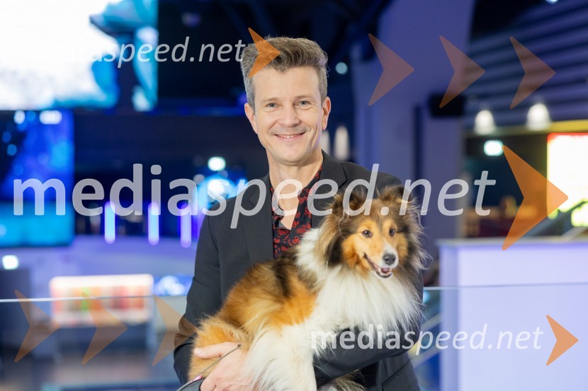  Boštjan Romih, televizijski in radijski voditeljBoštjan Romih prvič s svojo Pasjo komedijo, premiera