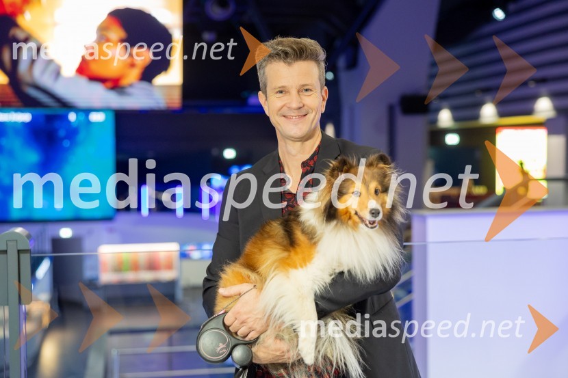  Boštjan Romih, televizijski in radijski voditeljBoštjan Romih prvič s svojo Pasjo komedijo, premiera
