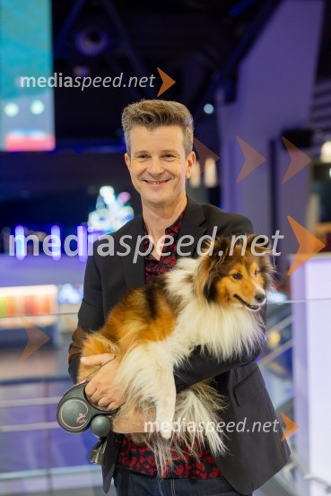  Boštjan Romih, televizijski in radijski voditeljBoštjan Romih prvič s svojo Pasjo komedijo, premiera